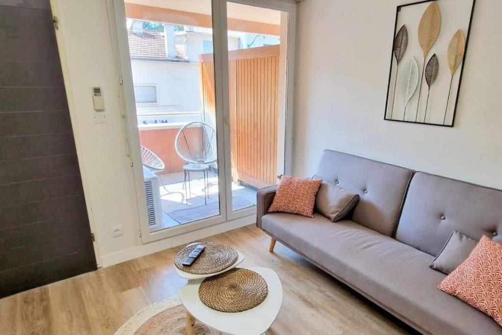 Lourde Center Apartment 3 Bed With Parking Lourdes Esterno foto